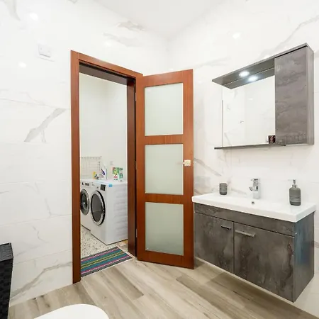 Сasa de vacaciones 3 Bedroom House Of Character In *