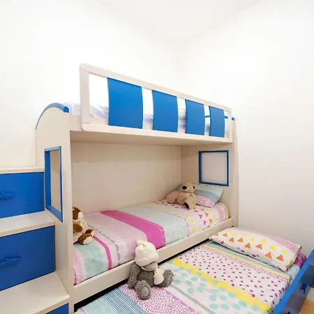 Сasa de vacaciones 3 Bedroom House Of Character In *