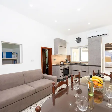 3 Bedroom House Of Character In * Rabat