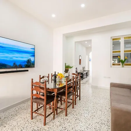 3 Bedroom House Of Character In * Rabat