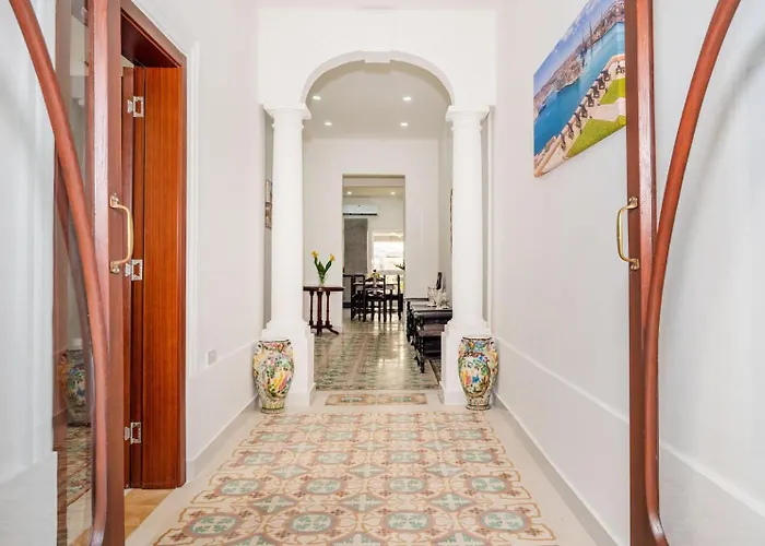 3 Bedroom House Of Character In Tatil Evi *